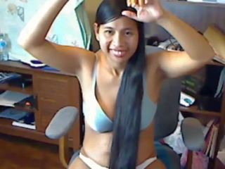 Charmig lång håriga asiatiskapojke striptease och hairplay: högupplöst kön filma da