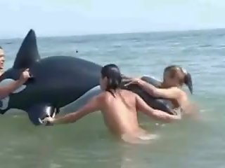 Amateur nu fille à la plage