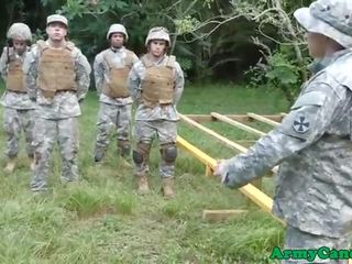 Cadet anal fodida por muscular exército naco