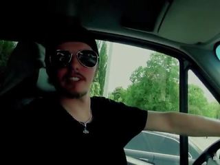 Bums busz - kemény xxx videó -ban a hátsó ülés -val slutty német szőke deity