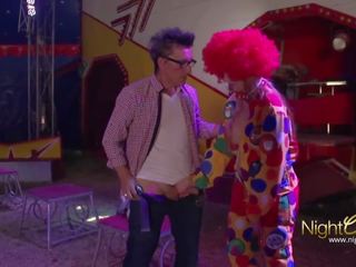 Je suis zirkus conny fickt tanière clown, gratuit hd sexe 52