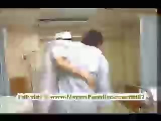 Rio hamasaki asiatico infermiera in uniforme prende fica leccato