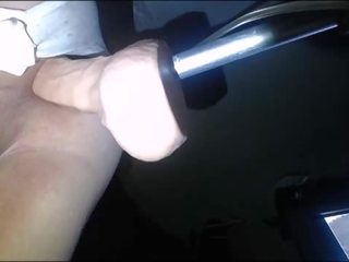 Twink fucks dildo tāpat a skuķēns palaistuve