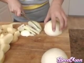 Superb blonde Bree Olsen knows how to cook