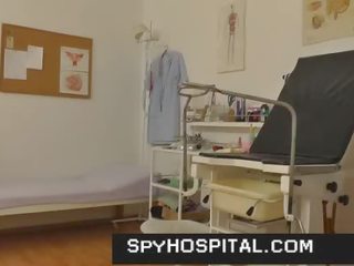 In varsta gyno therapist cu o ascuns camera