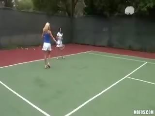 Tenis lessons: paano upang hawakan ang mga bola