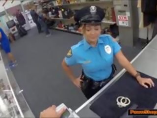 Латинка поліцейський movs від її дупка для гроші