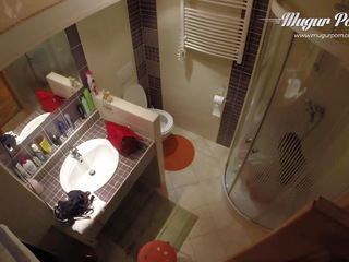 Kira királynő háttérben -ban a fürdőszoba szerzés mert mugur x névleges film