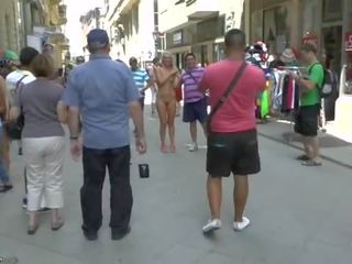 Білявка милашка дженні голий на публічний вулиця