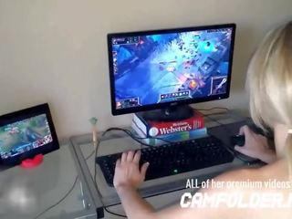 Twitch streamer manèges gode tandis que jouer league de légendes!